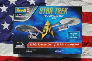 Revell 05721 STAR TREK ANNIVERSARY SET U.S.S.ENTERPRISE